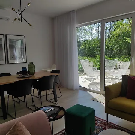 Апартаменты Zrodlana - Caloroczne Na Wylacznosc