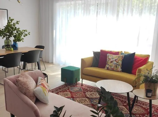 Zrodlana - Caloroczne Na Wylacznosc Апартаменты